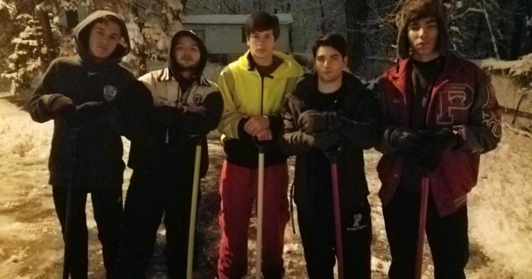 teens-showel-snow