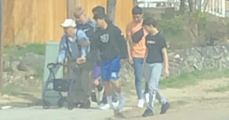 teens-helping-grandpa
