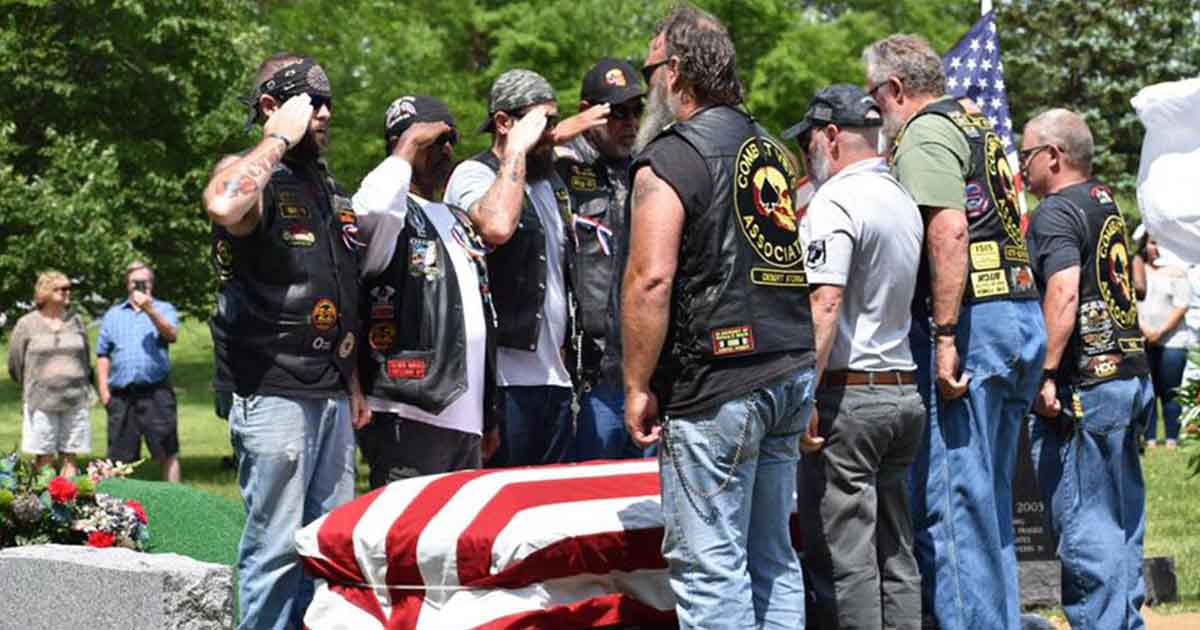 strangers-attend-veterans-funeral