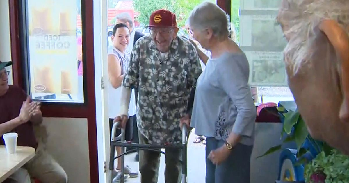 Doughnut-shop-surprises-Veteran