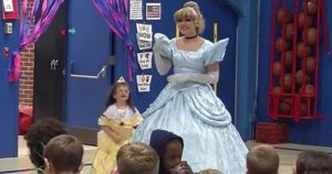class-learns-sign-language-for-deaf-girl