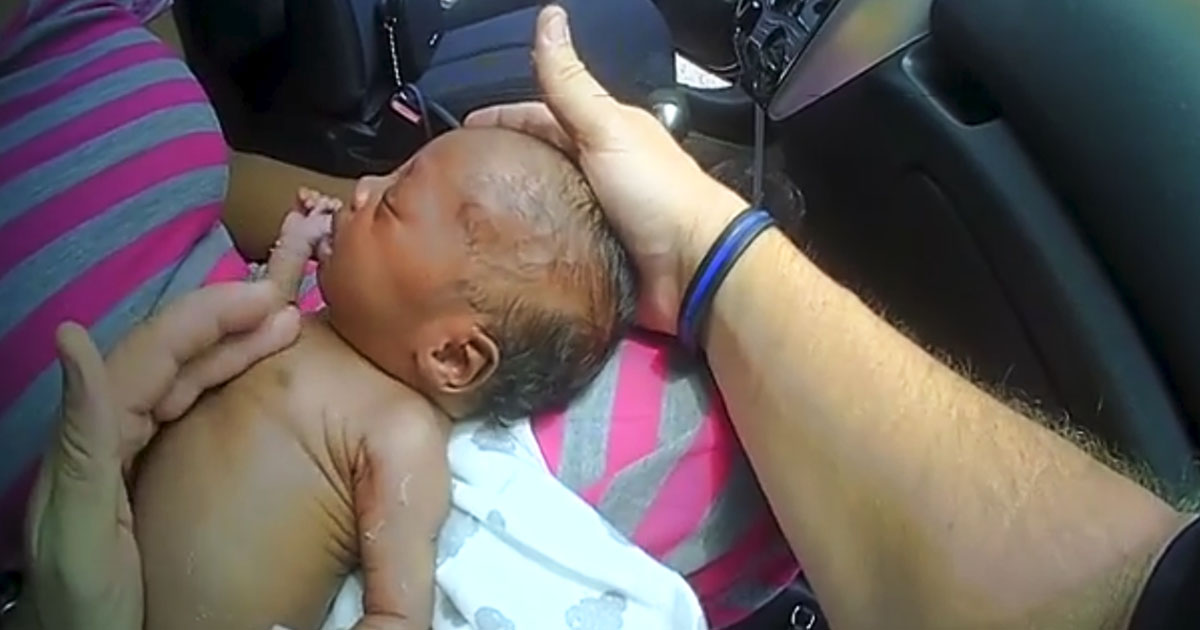 Berkeley-County-deputy-saves-choking-baby