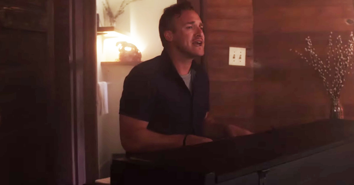Sanctus-Real-Jesus-Loves-You