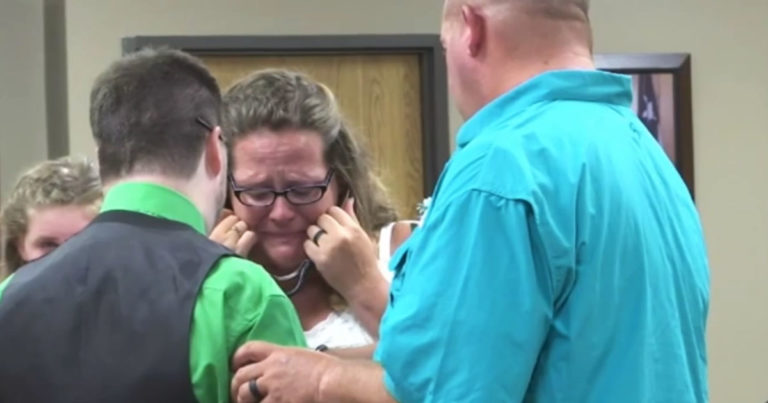 couple-hears-late-sons-heartbeat-wedding