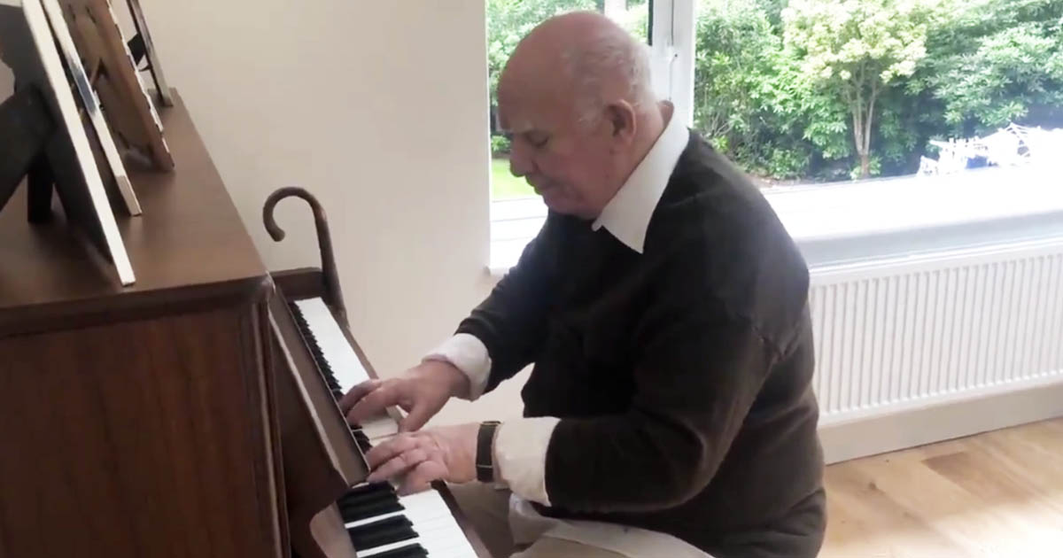 dementia-piano-player