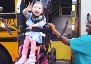 Arianna-Hopper-first-day-school
