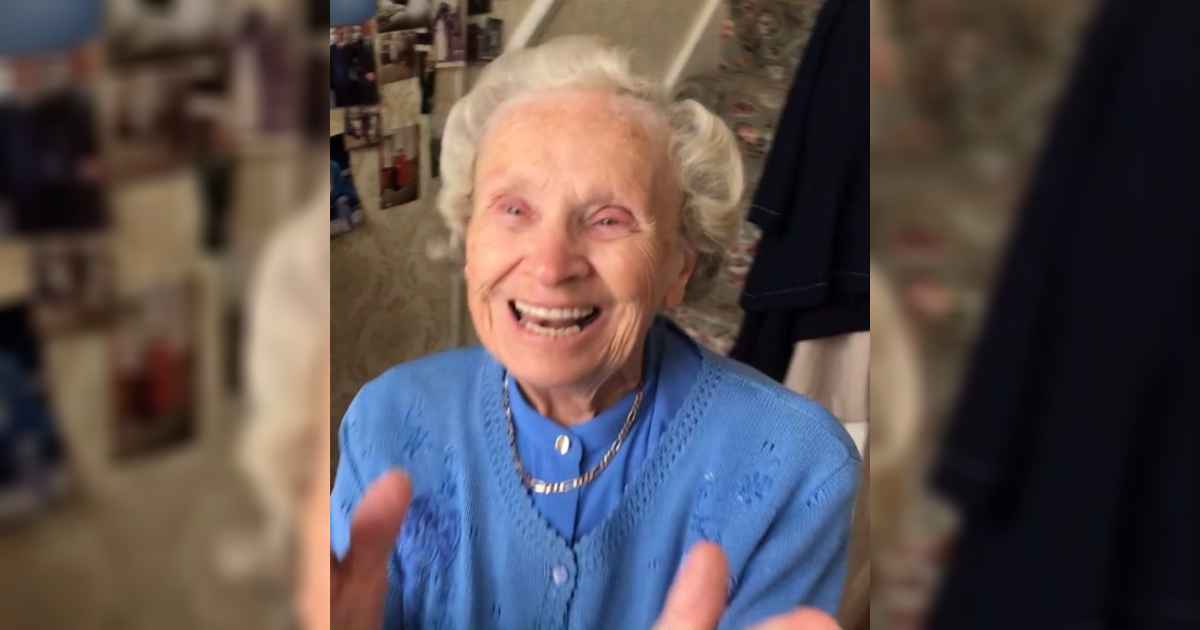 man-sings-to-mother-in-law-alzheimers