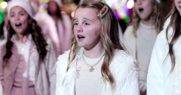 love-grows-at-christmastime-one-voice-children's-choir