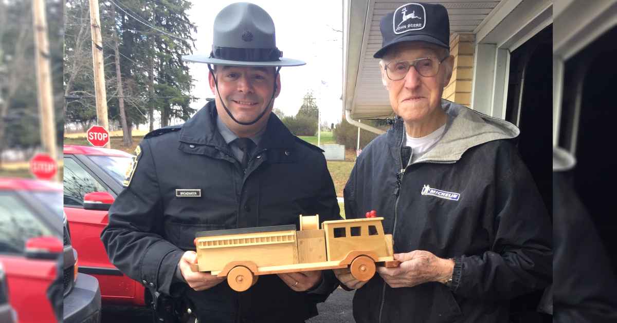 ed-higinbotham-christmas-trucks