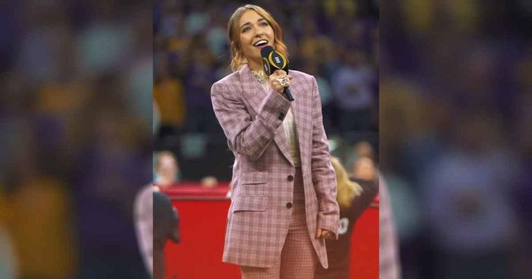 lauren-daigle-national-anthem