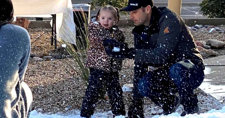 police-officers-snow