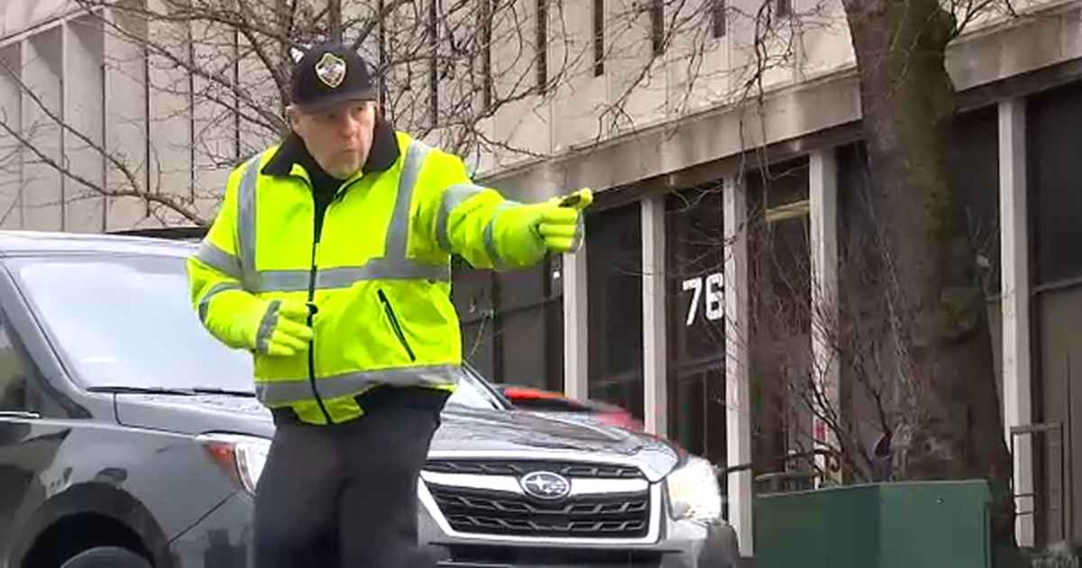 new-jersey-dancing-cop