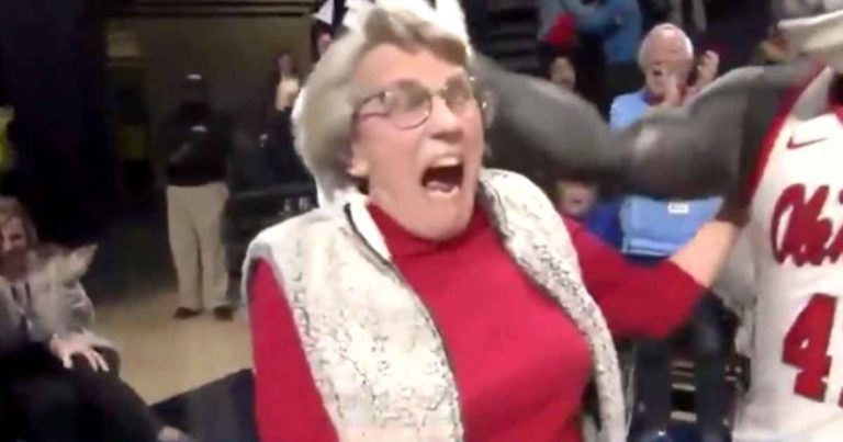 grandma-sinks-putt