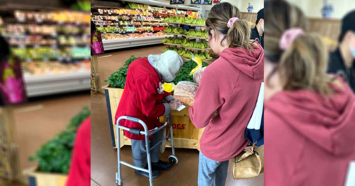 girl-helps-scared-elderly-couple-shop