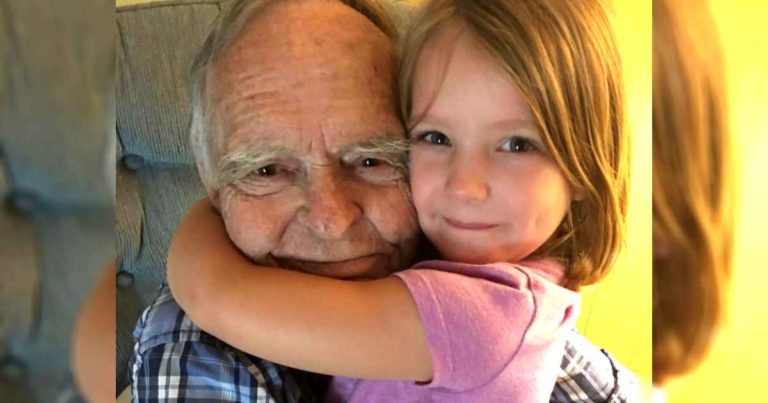little-girl-befriends-man-in-grocery-store
