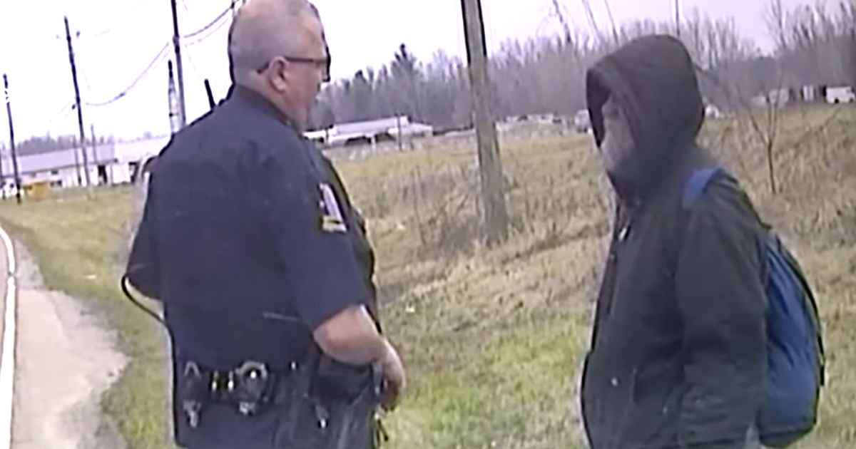 mooresville-police-officer-kindness