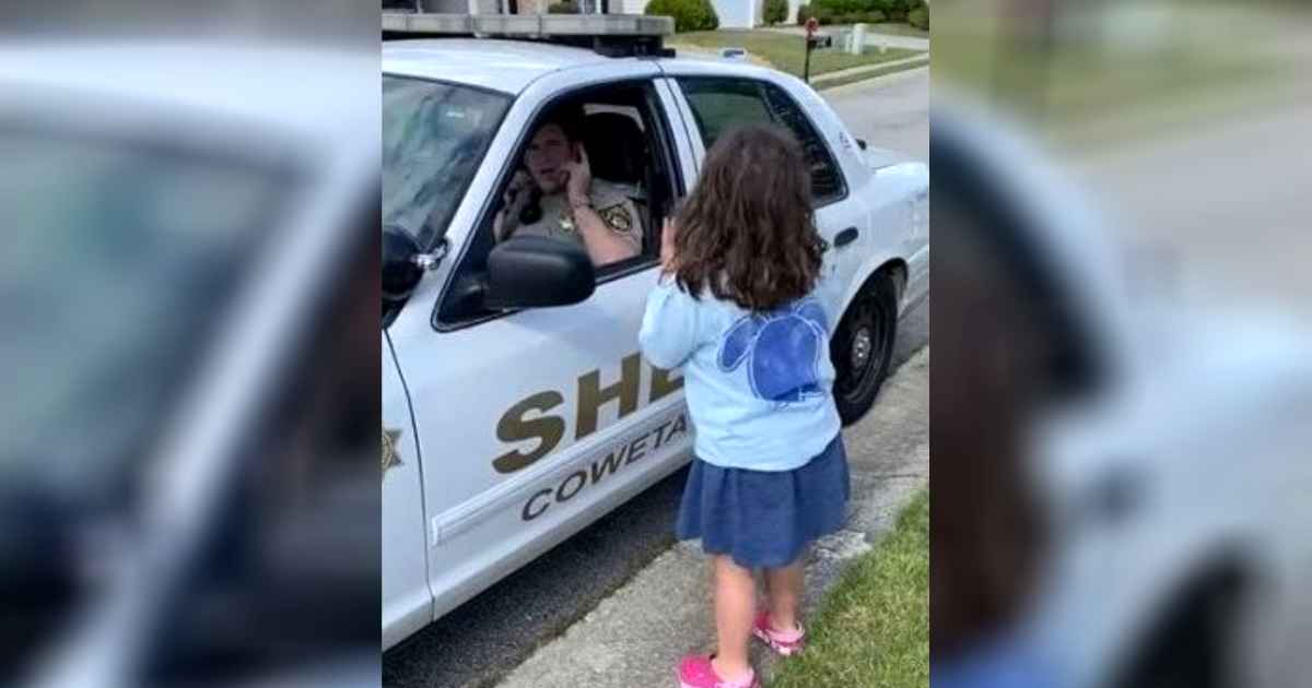 deputy-signs-daughter