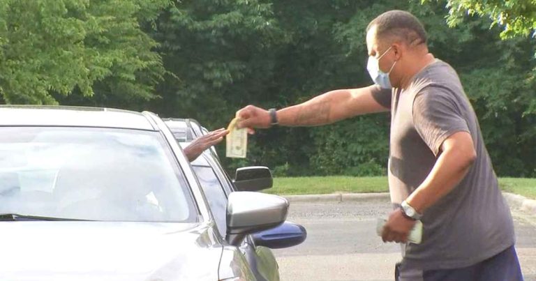 retired-officer-gives-cash-benson-ratlif