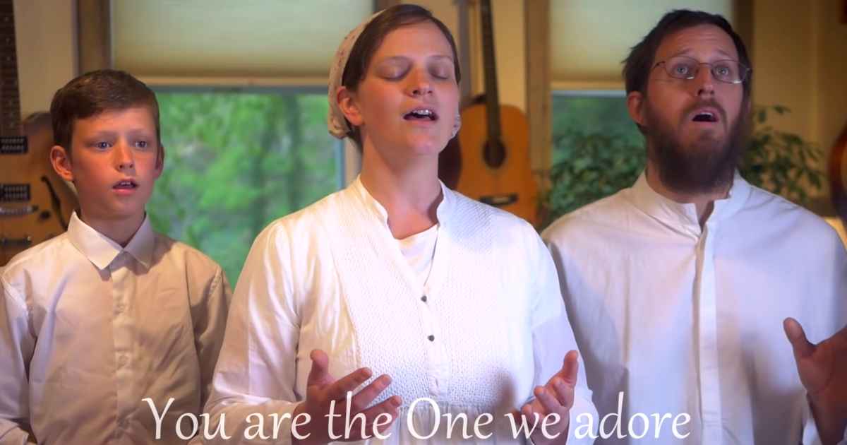 wonderful-merciful-savior-sounds-like-reign