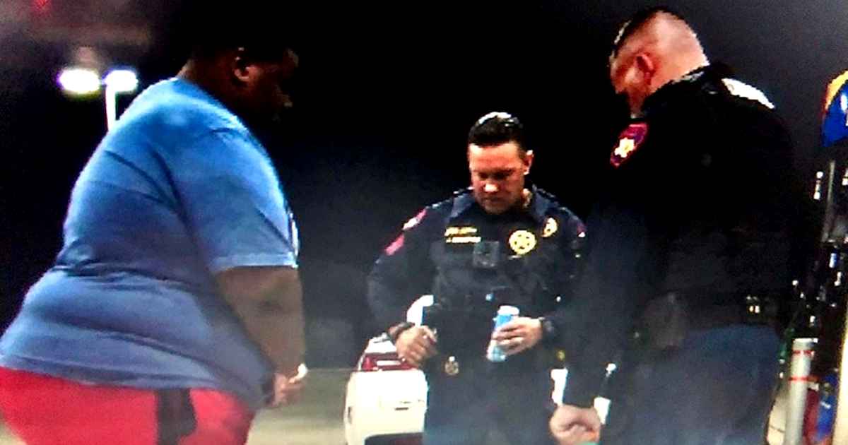 man-prays-for-deputies