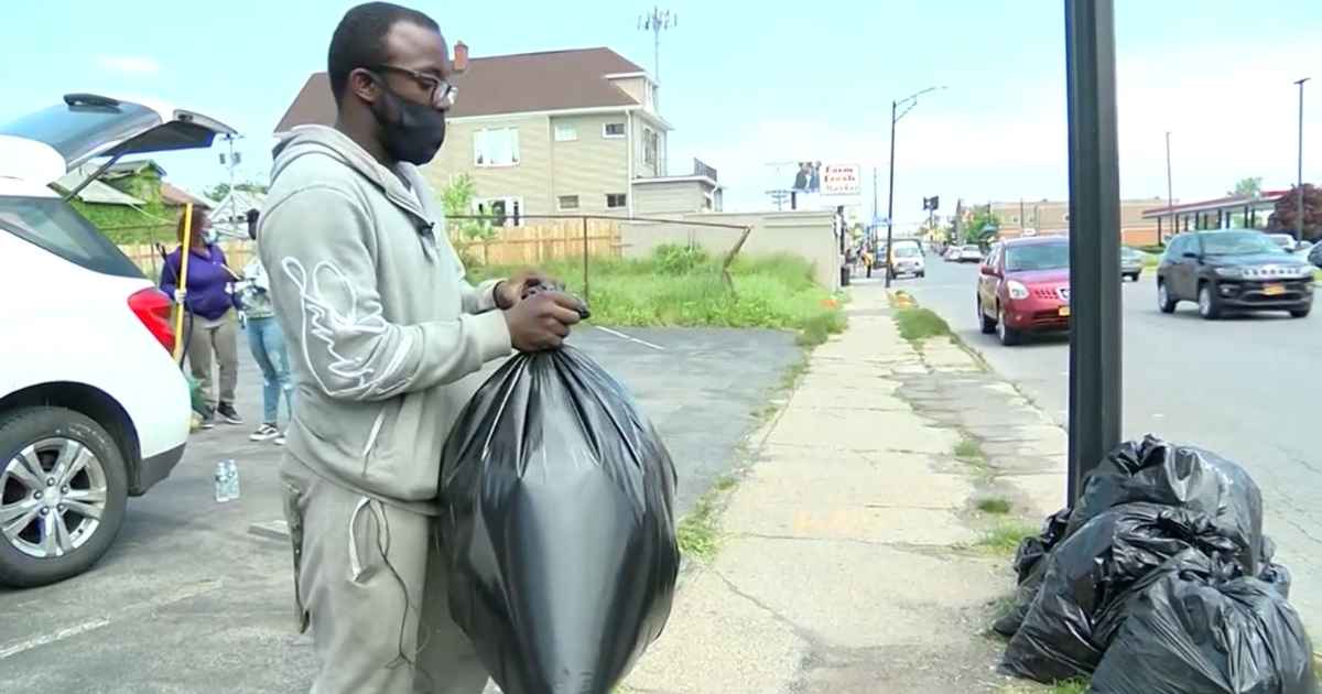 teen-cleans-community-after-protest