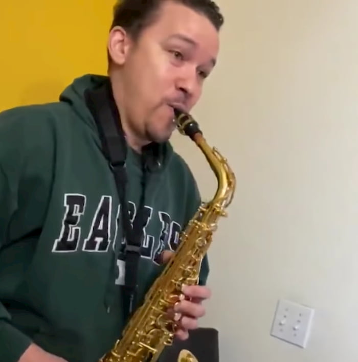 baby-hears-saxophone
