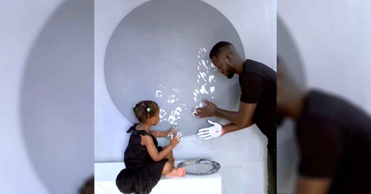 artist-paints-with-daughter