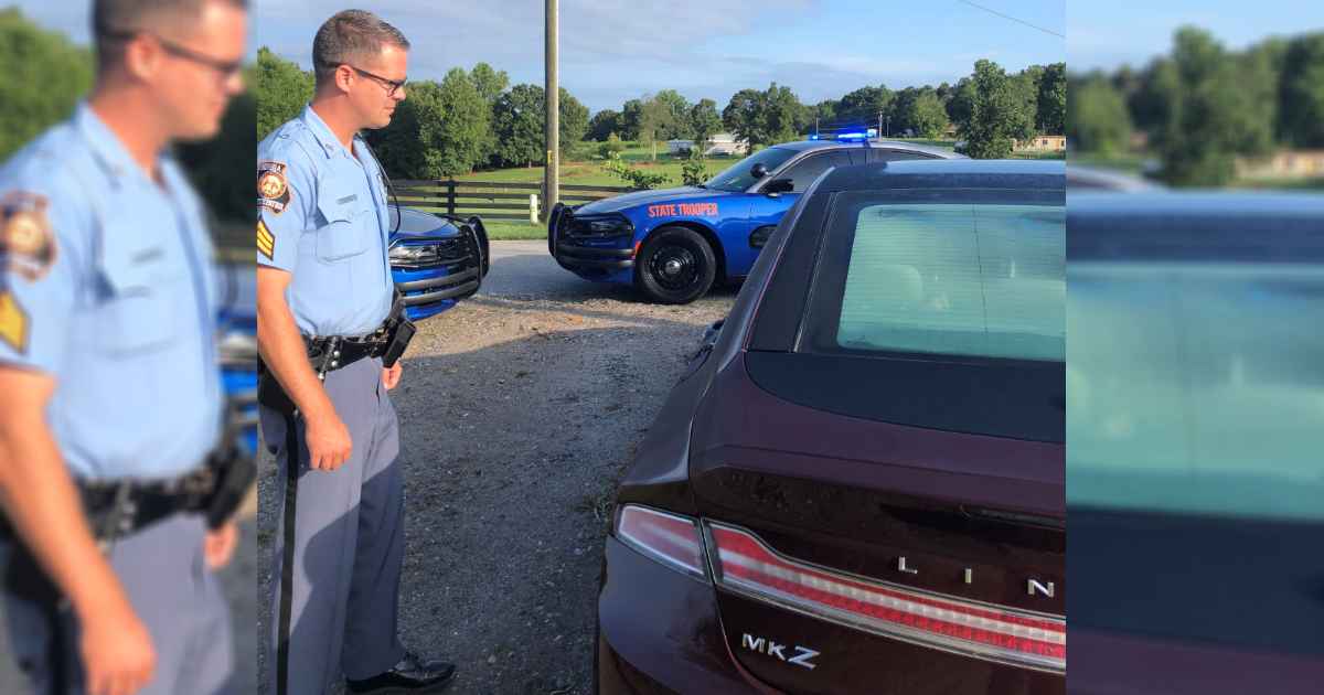 officer-helps-elderly-driver-sgt-coffee
