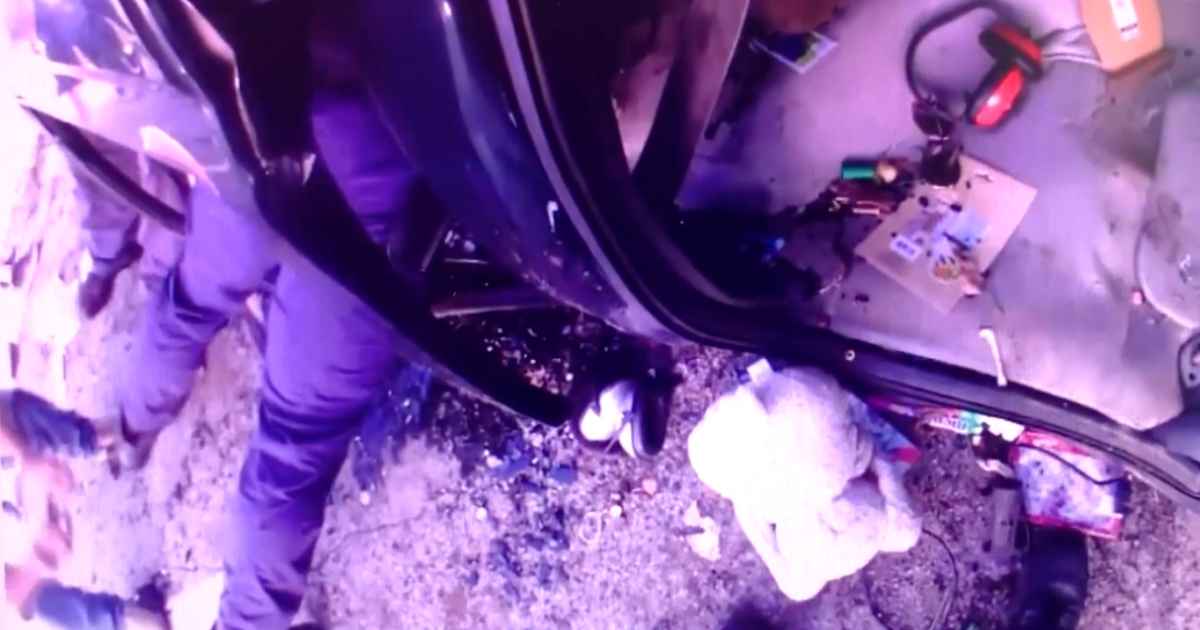 ohio-officer-rescues-child