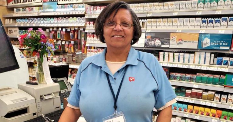 walgreens-cashier-kindness-rita-burns