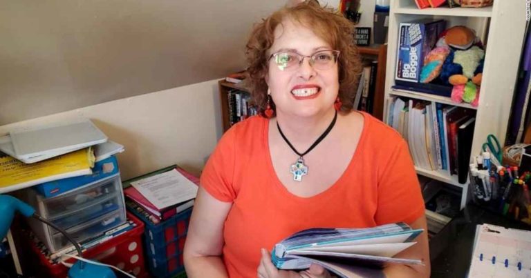 teacher-saves-student's-grandma-during-online-class