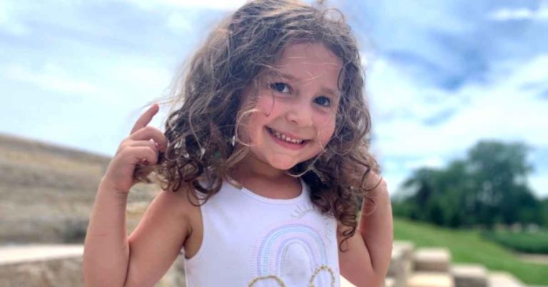 4-year-old-girl-with-cancer-imi-schneider