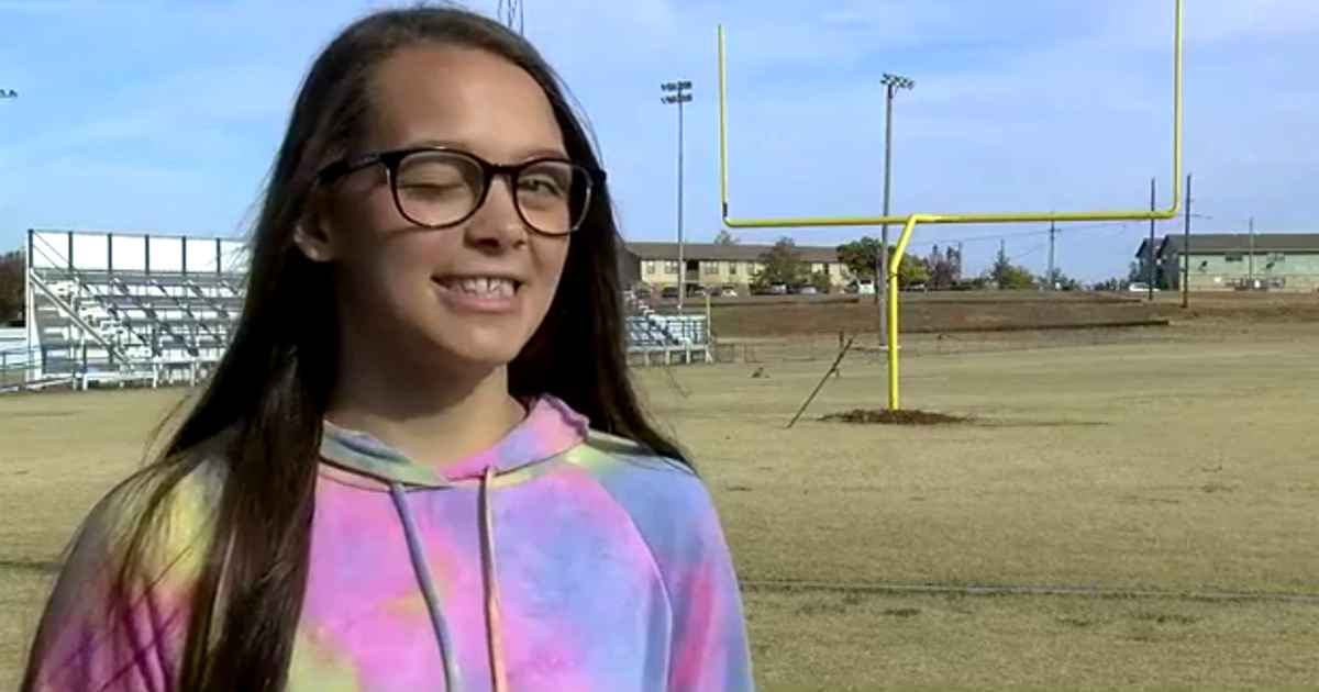 goal-post-hits-cheerleader-jenessa-thompson