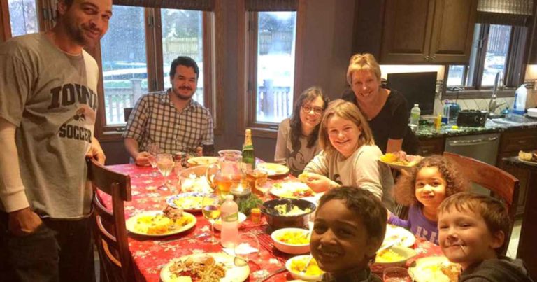professor-delivers-thanksgiving-meals-to-students-elizabeth-pearce