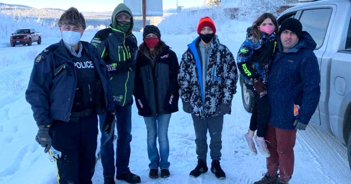 canadian-helps-stranded-american-family