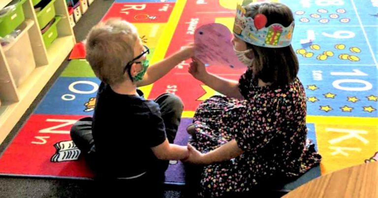 girl-befriends-boy-with-autism