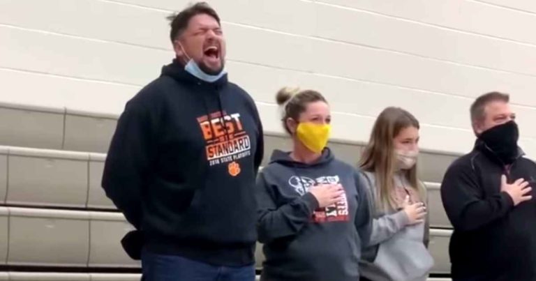 dad-sings-national-anthem-ohio