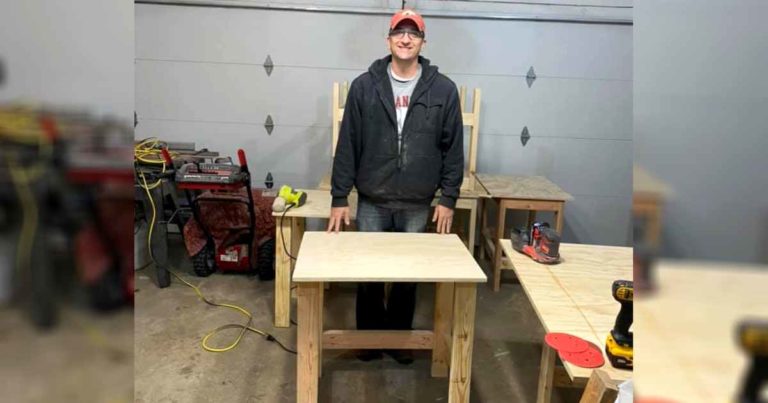 teacher-builds-desks-for-students