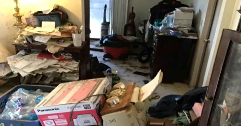 police-officers-clean-veterans-home