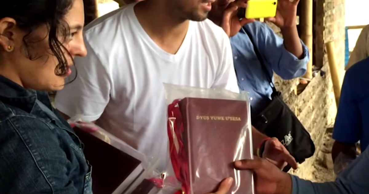 widow-gives-husbands-murderer-bible