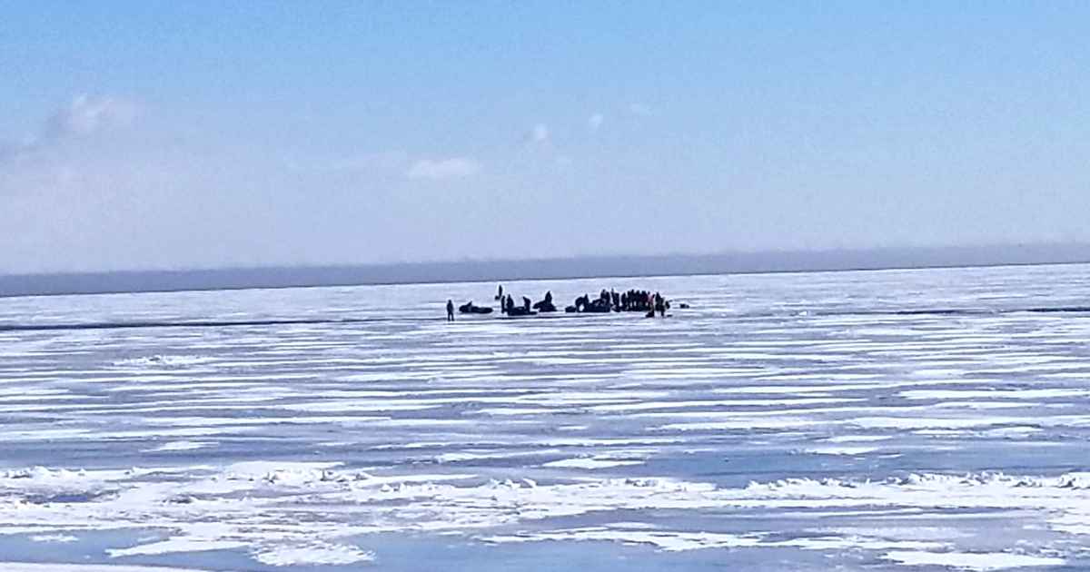 firefighters-rescue-fishermen