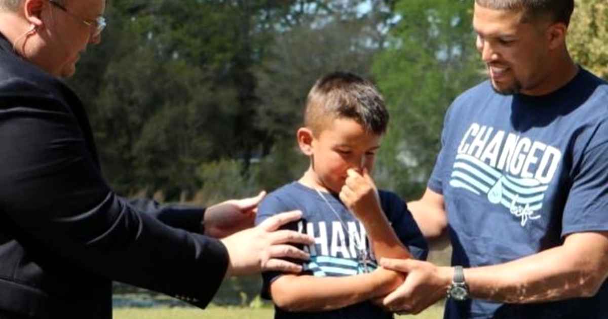 nfl-trey-burton-son-baptism