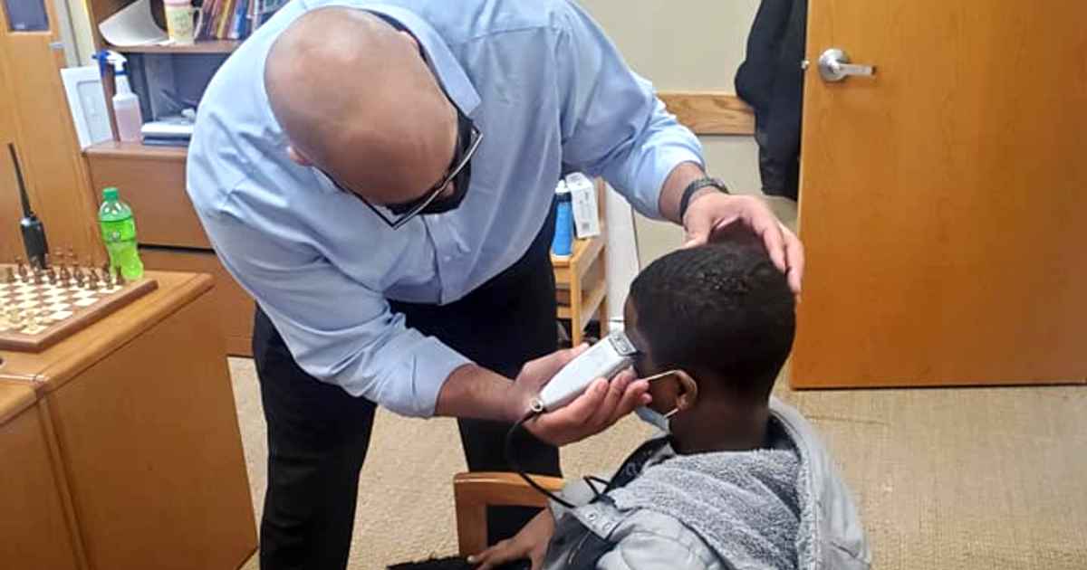 principal-gives-student-haircut-jason-smith