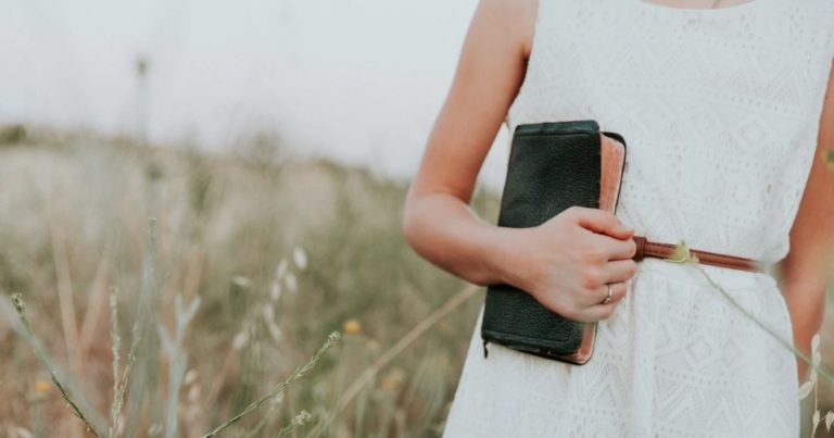 becoming-a-Godly-woman