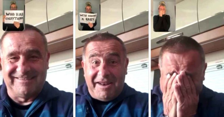 love-actually-pregnancy-announcement