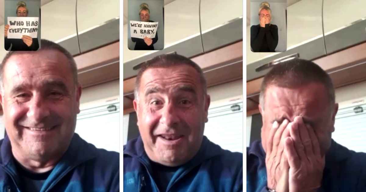 love-actually-pregnancy-announcement