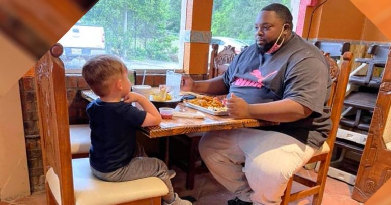 little-boy-dine-with-stranger