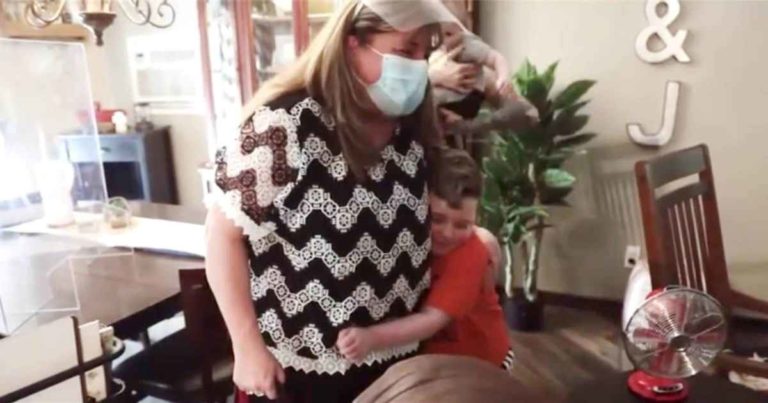 teacher-visits-student-with-leukemia-barb-heim