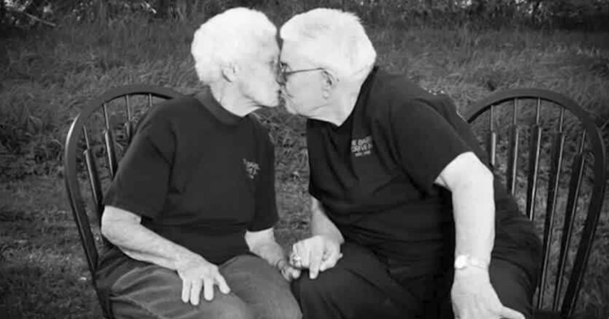 couple dies hours apart