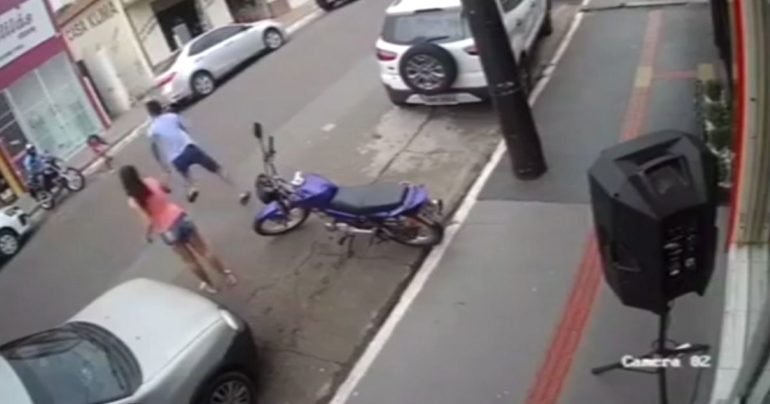 teen saves little girl brazil